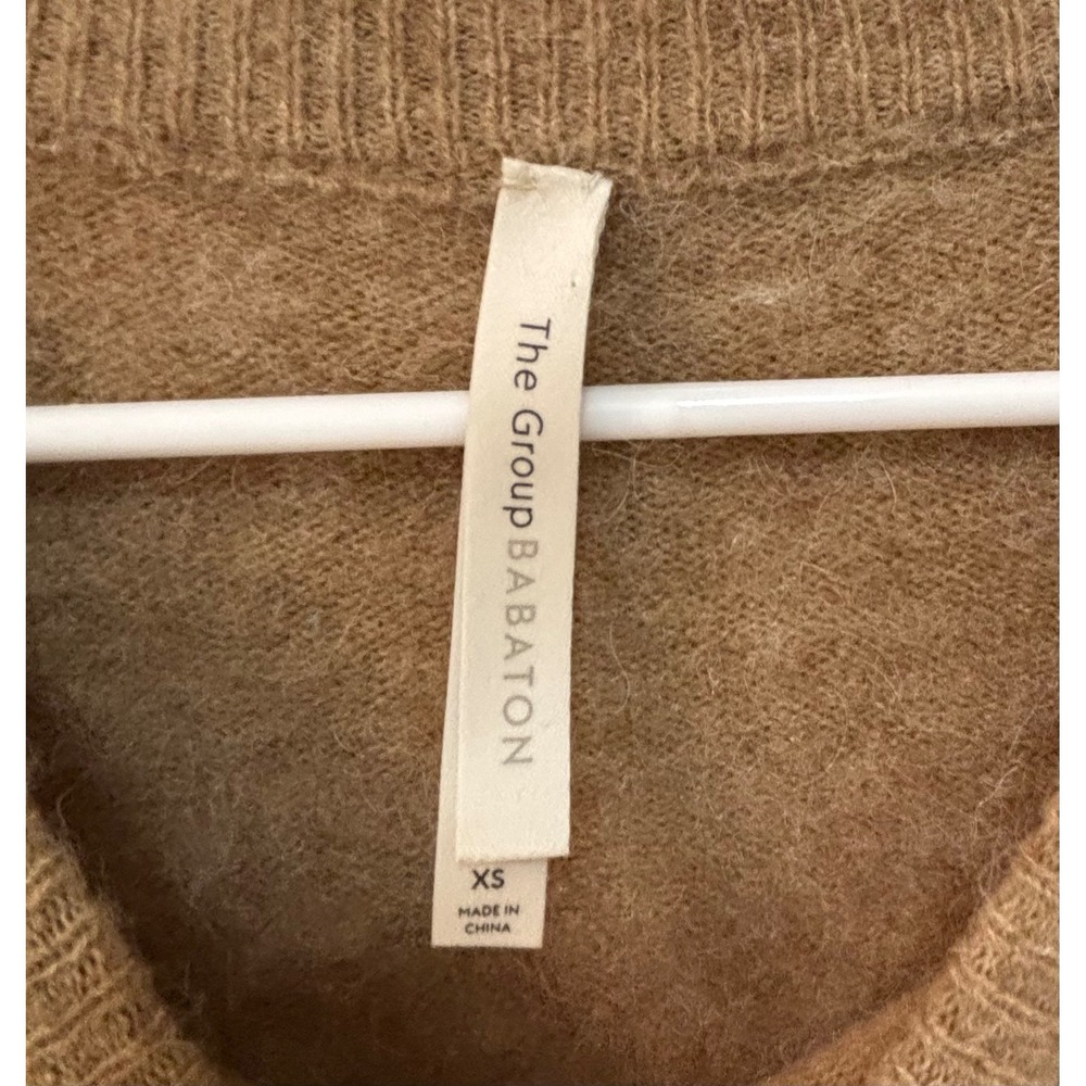 The Group by Babaton Aritzia Brown Crew Neck Knit Sweater XS Dropped Shoulder - Picture 2 of 4